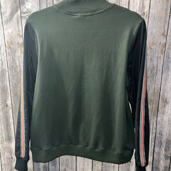 Only True‎ Streetwear brand sweater, “ Property of Absolutely No One”, size med. - Picture 5 of 8